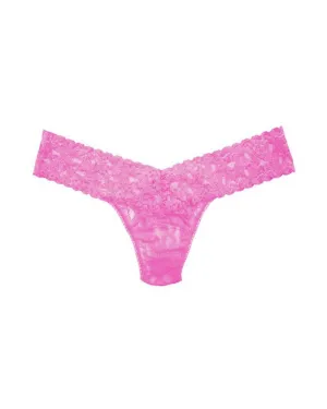 Signature Lace Low-Rise Thong (Rolled)