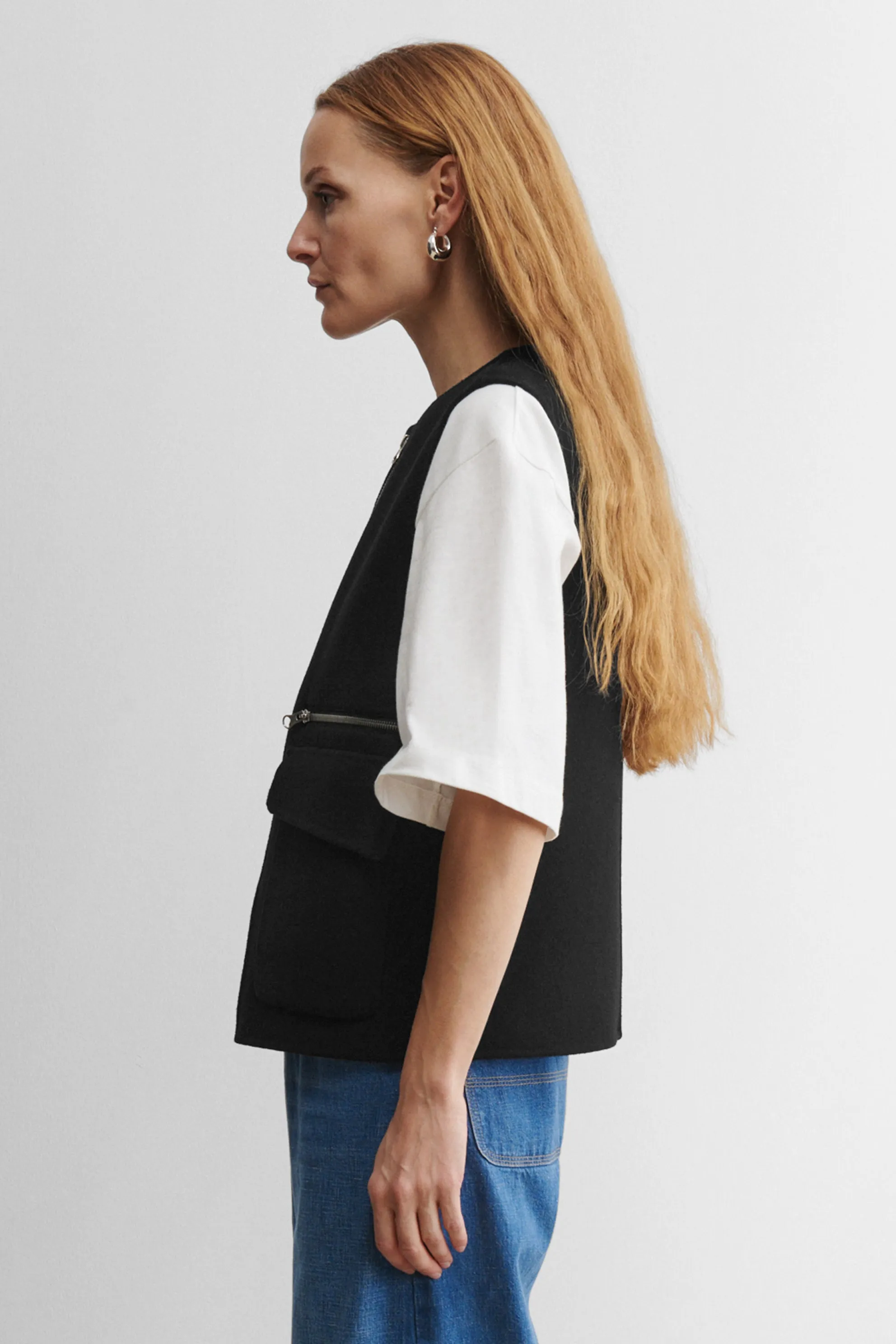 Tam Vest