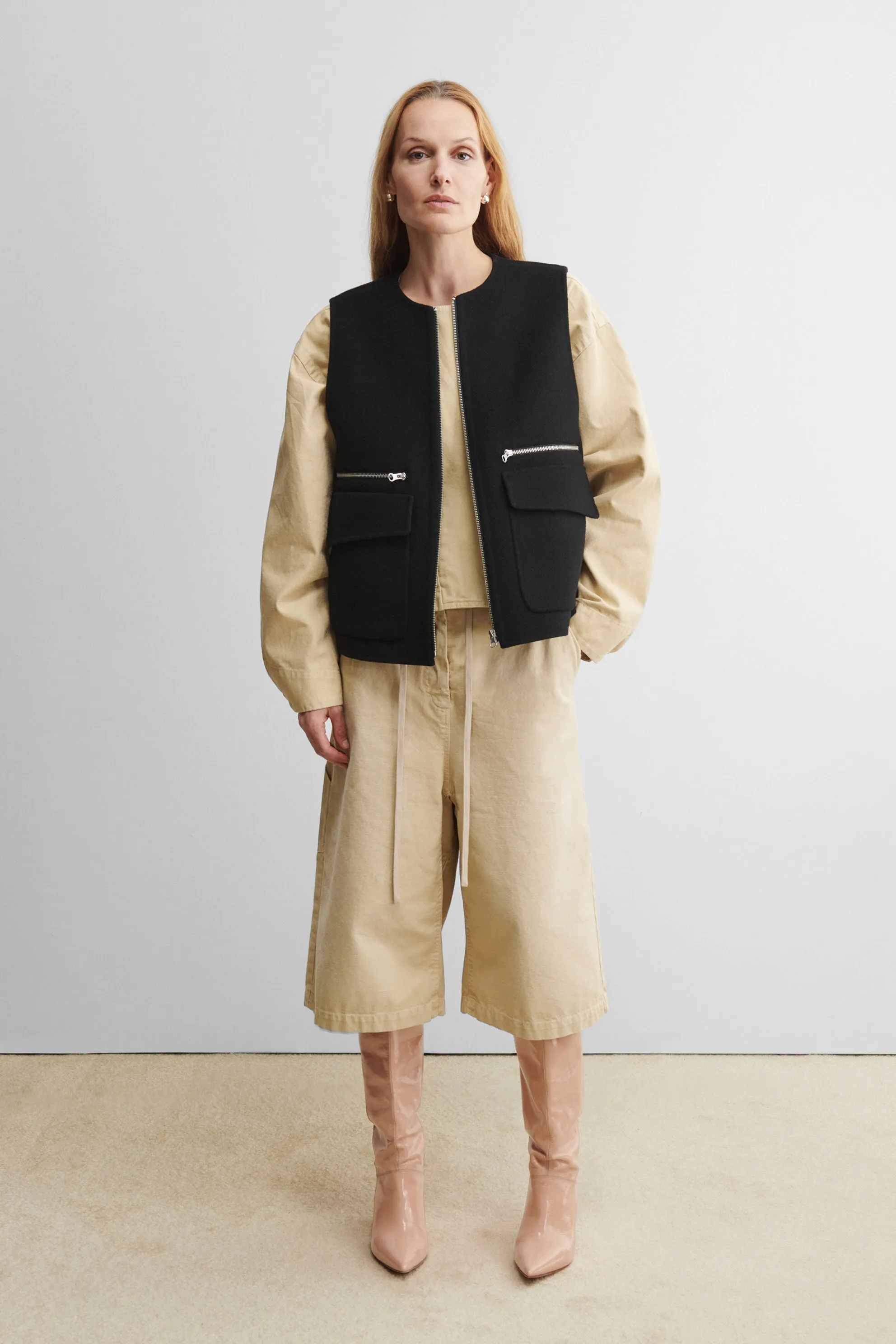 Tam Vest