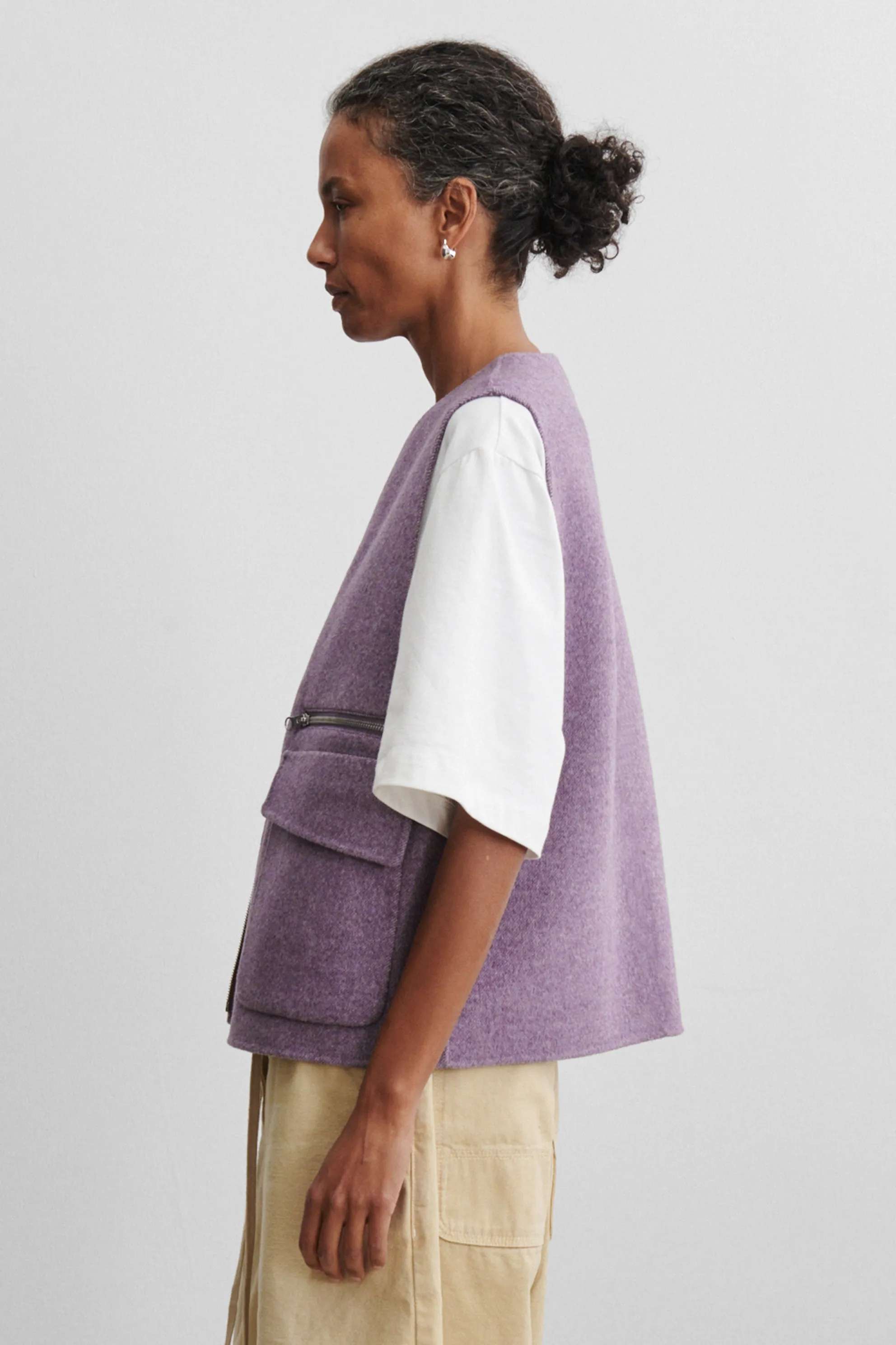 Tam Vest