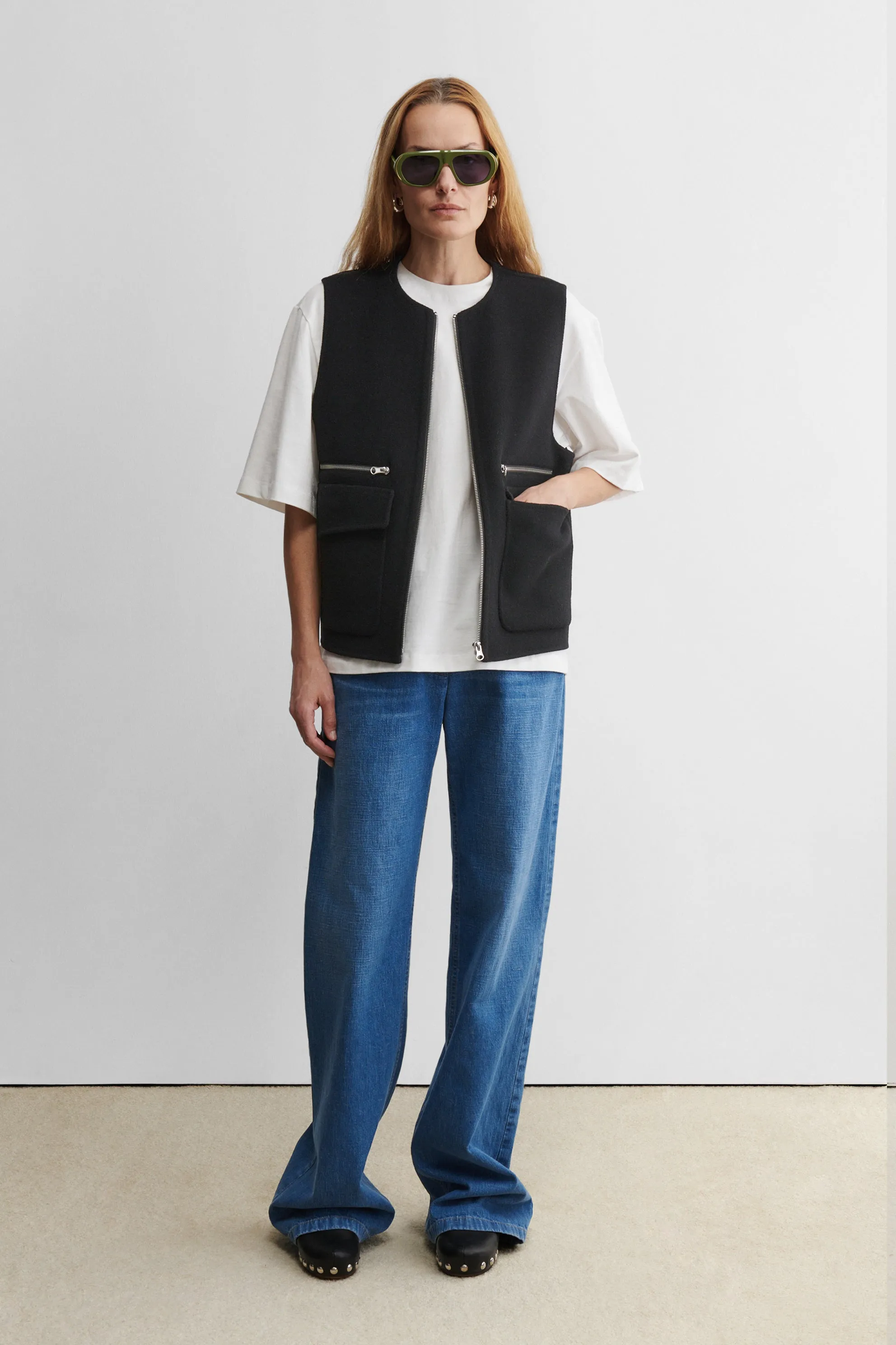 Tam Vest