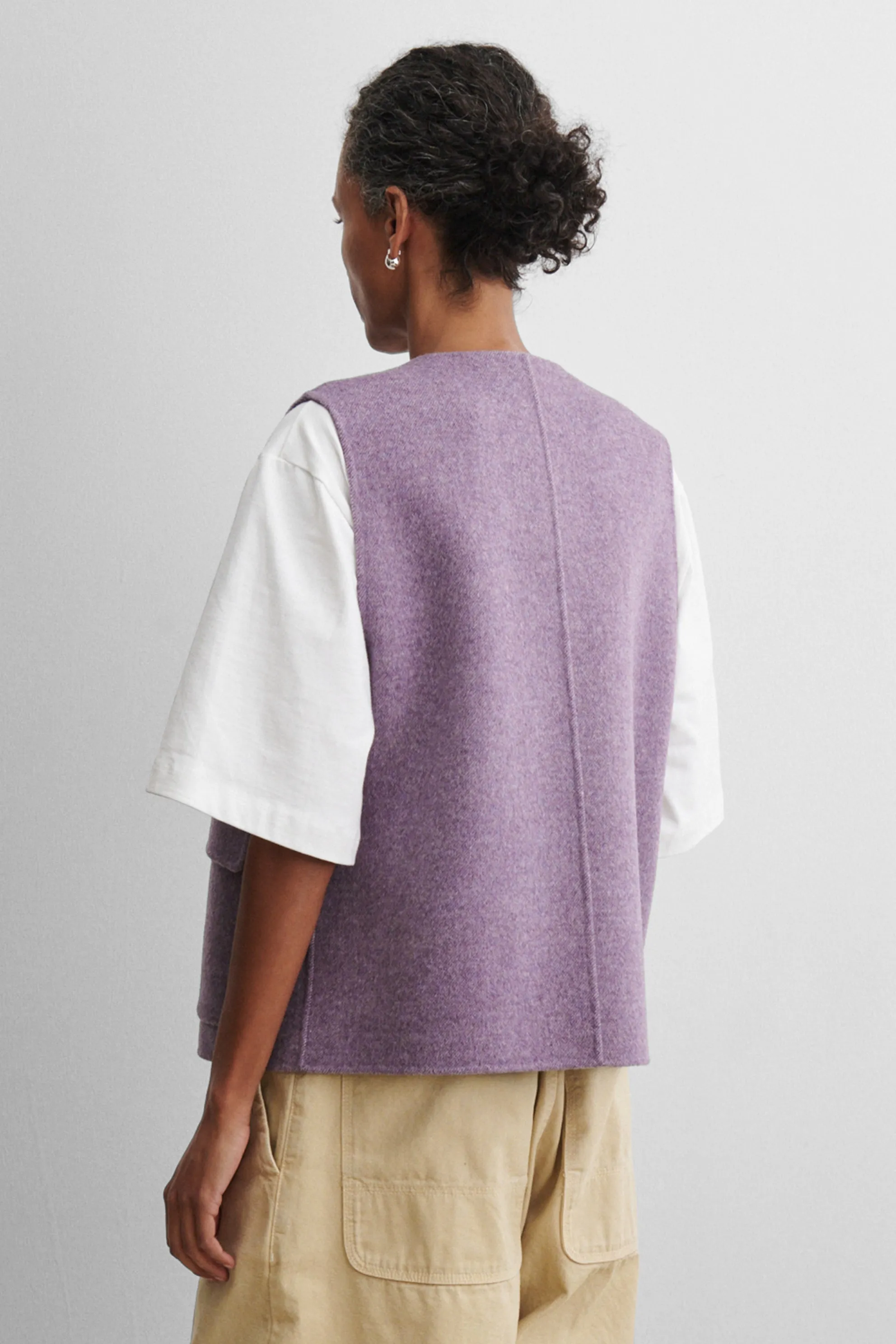 Tam Vest